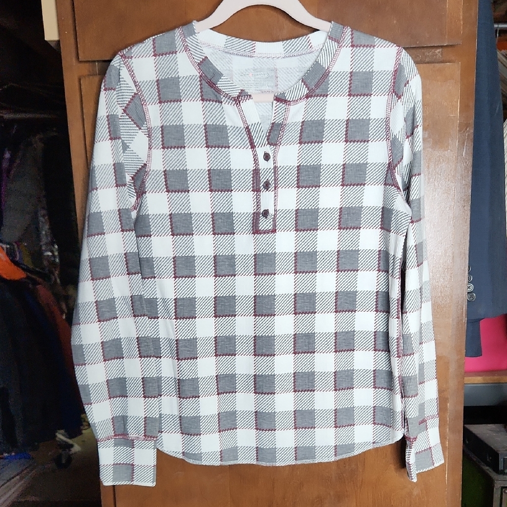 Warm Essentials 3 button shirt Size Med